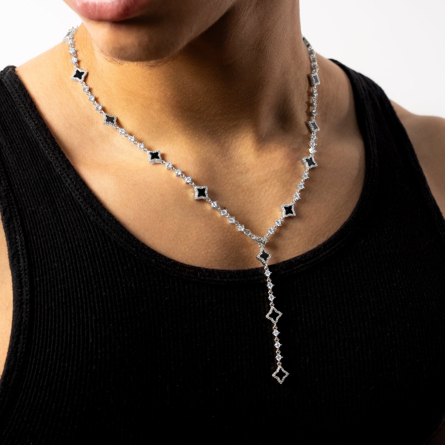 Lariat Flower Tennis Argenté - Motif Noir